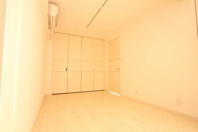 その他部屋・スペース　６帖の洋間です