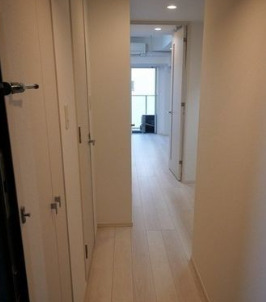 玄関　※別部屋の参考写真です。