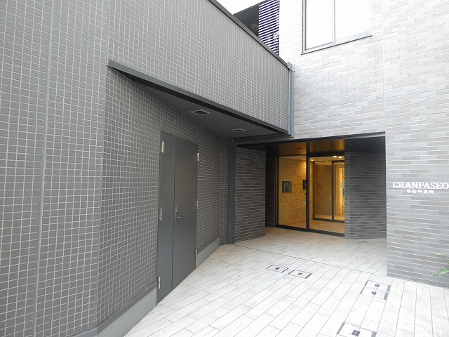 エントランス　エントランス