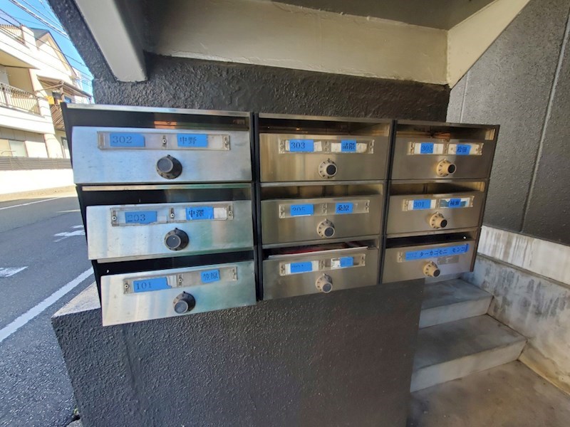 ロビー　集合ポストです。