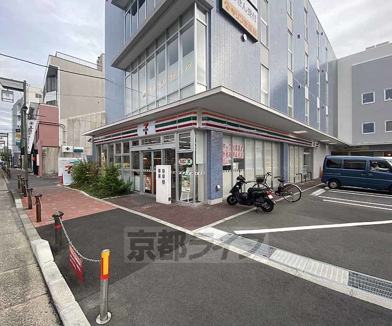 コンビニ　セブンイレブン長岡京市役所前店（コンビニ）まで600m