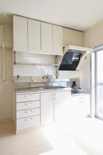 キッチン　コンパクトながら使いやすいキッチン