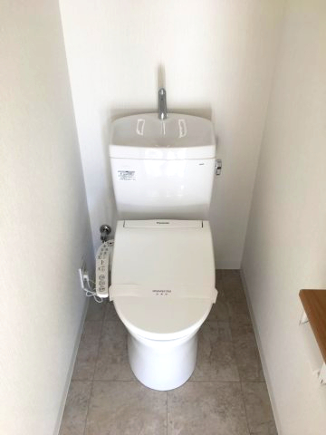 トイレ　温水洗浄便座