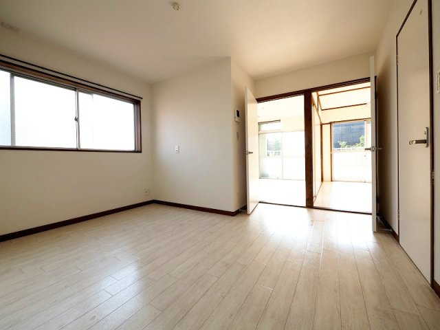 居室・リビング　使いやすい洋室タイプのお部屋