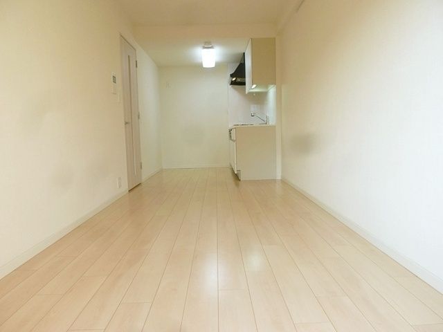 居室・リビング　※他号室参考写真