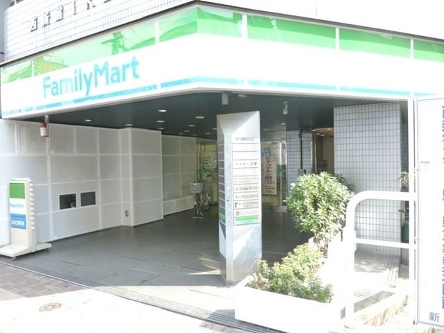 コンビニ　ファミリーマート（コンビニ）まで188m