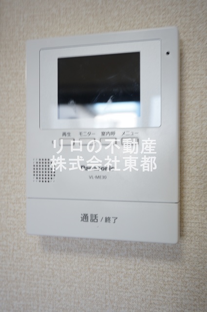 セキュリティ　来訪者の姿を確認できるＴＶモニター付インターホン設置済です！