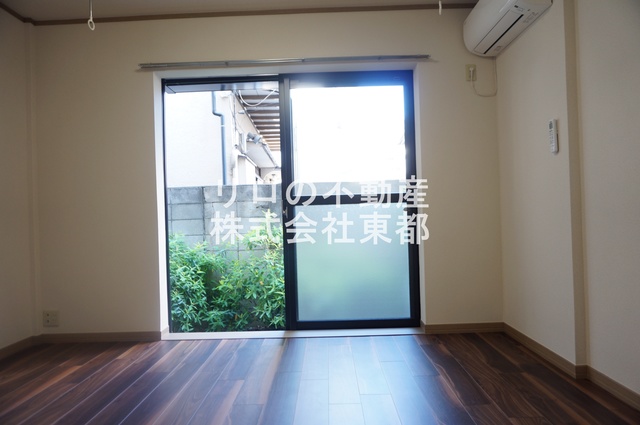 居室・リビング　明るい雰囲気で暮らしやすい！優しい質感の室内がオススメ☆