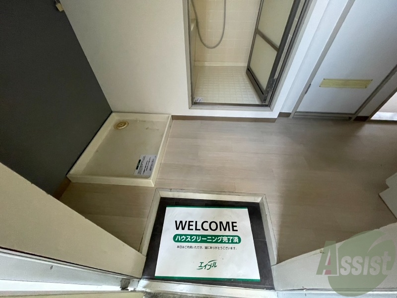 玄関　仕事から帰って迎えてくれるのはスタイリッシュな玄関です。