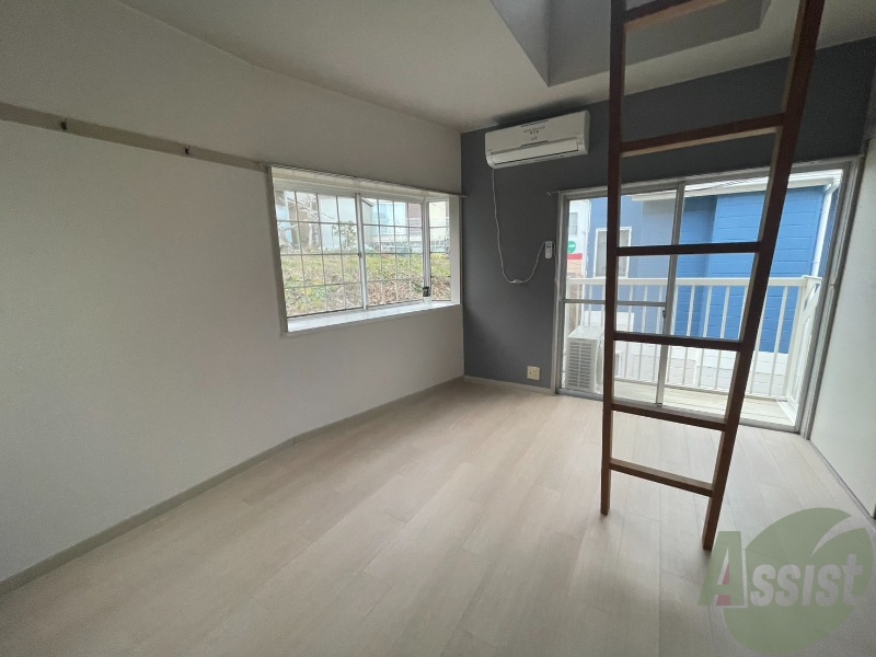 居室・リビング　大きな窓が付いていて日差しもたっぷり入ります。