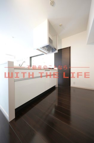 キッチン　十分な収納スペースがあります