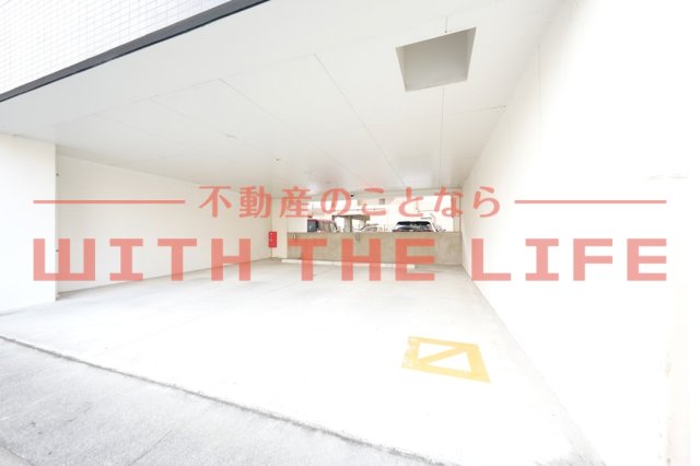 駐車場　ゆったりとしたリビングです