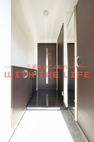 玄関　お料理しやすいキッチンです