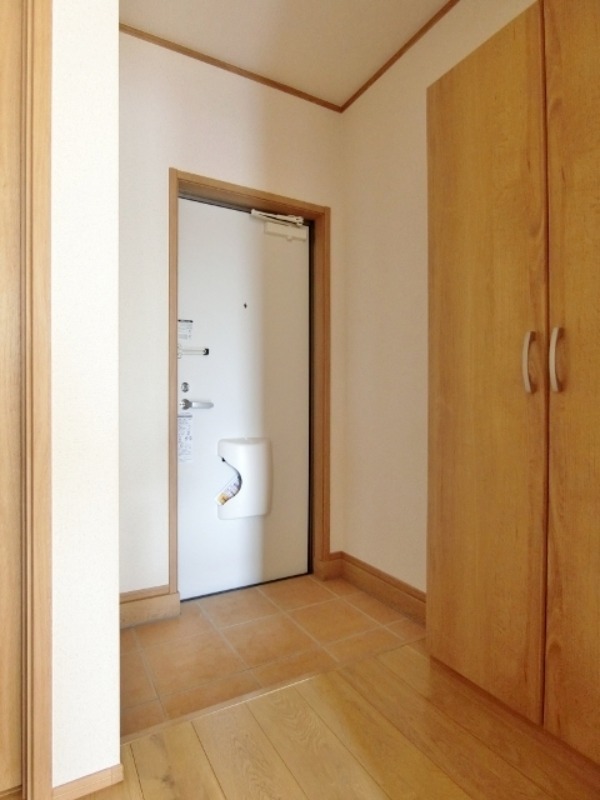 玄関　図面と現状に相違がある場合には現状を優先