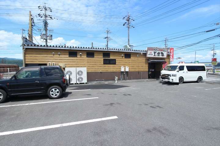 飲食店　美濃路名張店（飲食店）まで223m