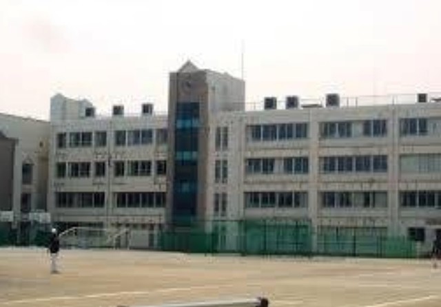中学校　川崎市立中野島中学校（中学校）まで658m