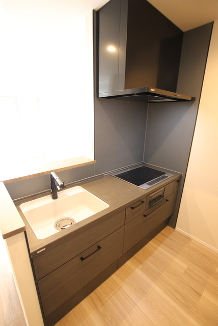 キッチン　ＩＨコンロ二口＋グリル付きのカウンターキッチン