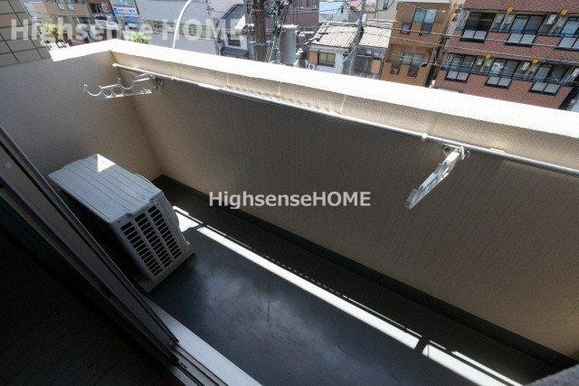 バルコニー　陽当たり良好なバルコニーです