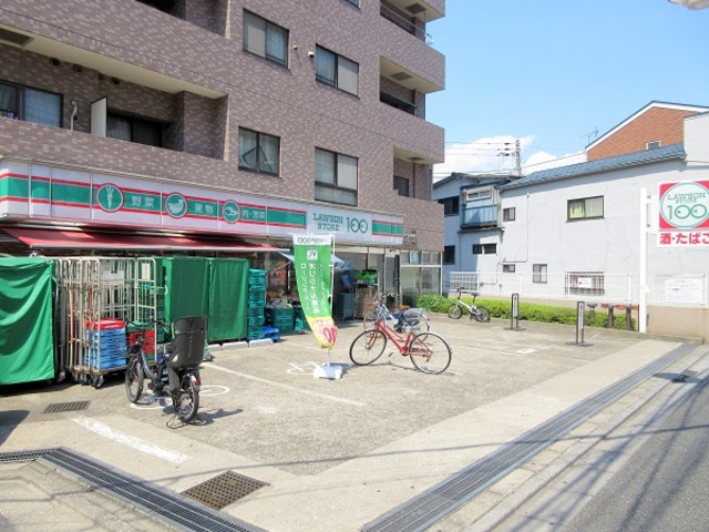 コンビニ　ローソンストア100本駒込店（コンビニ）まで176m