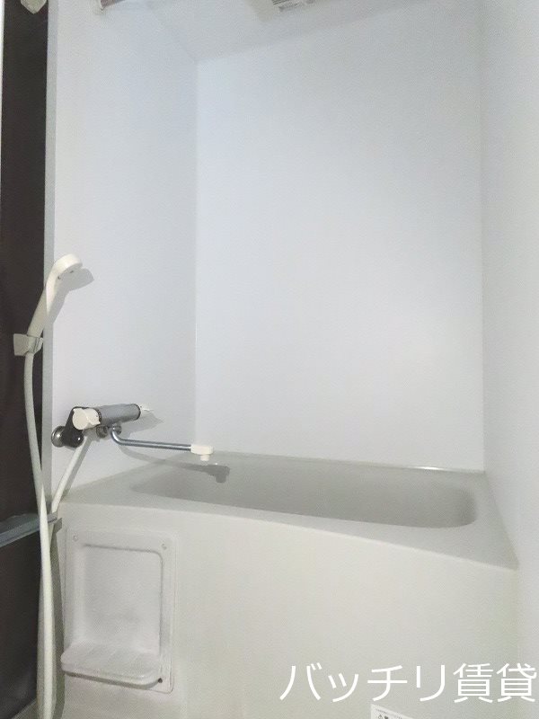 バス・シャワールーム　画像は、同型タイプの為、現状を優先いたします。