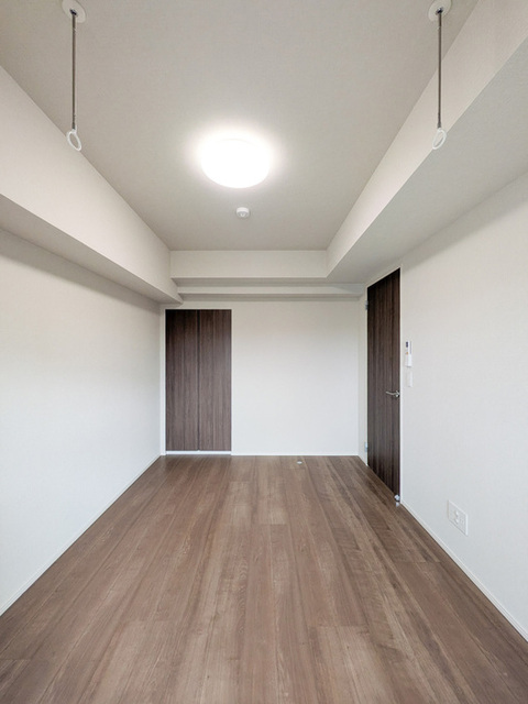 その他部屋・スペース　洋室６．８帖(4)