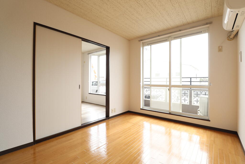 その他部屋・スペース　日当たりの良い洋室です♪
