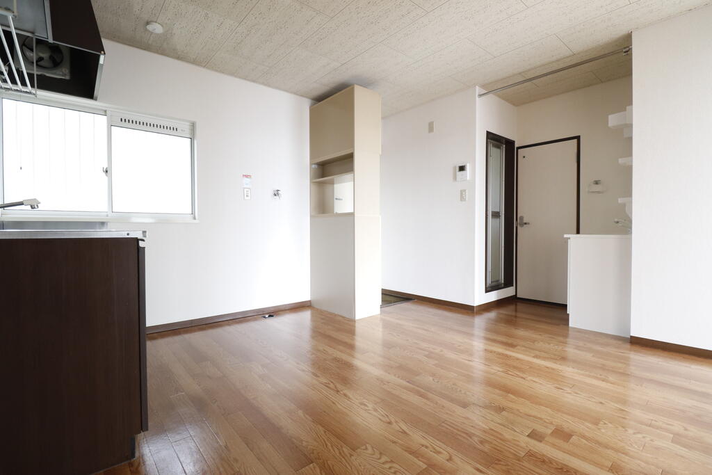 居室・リビング　広々ダイニングです♪