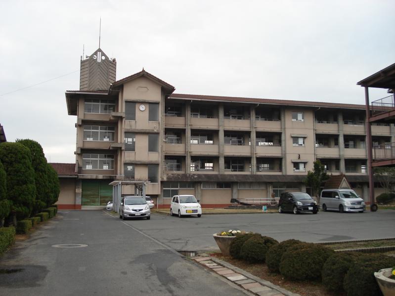 小学校　倉敷市立連島神亀小学校（小学校）まで680m