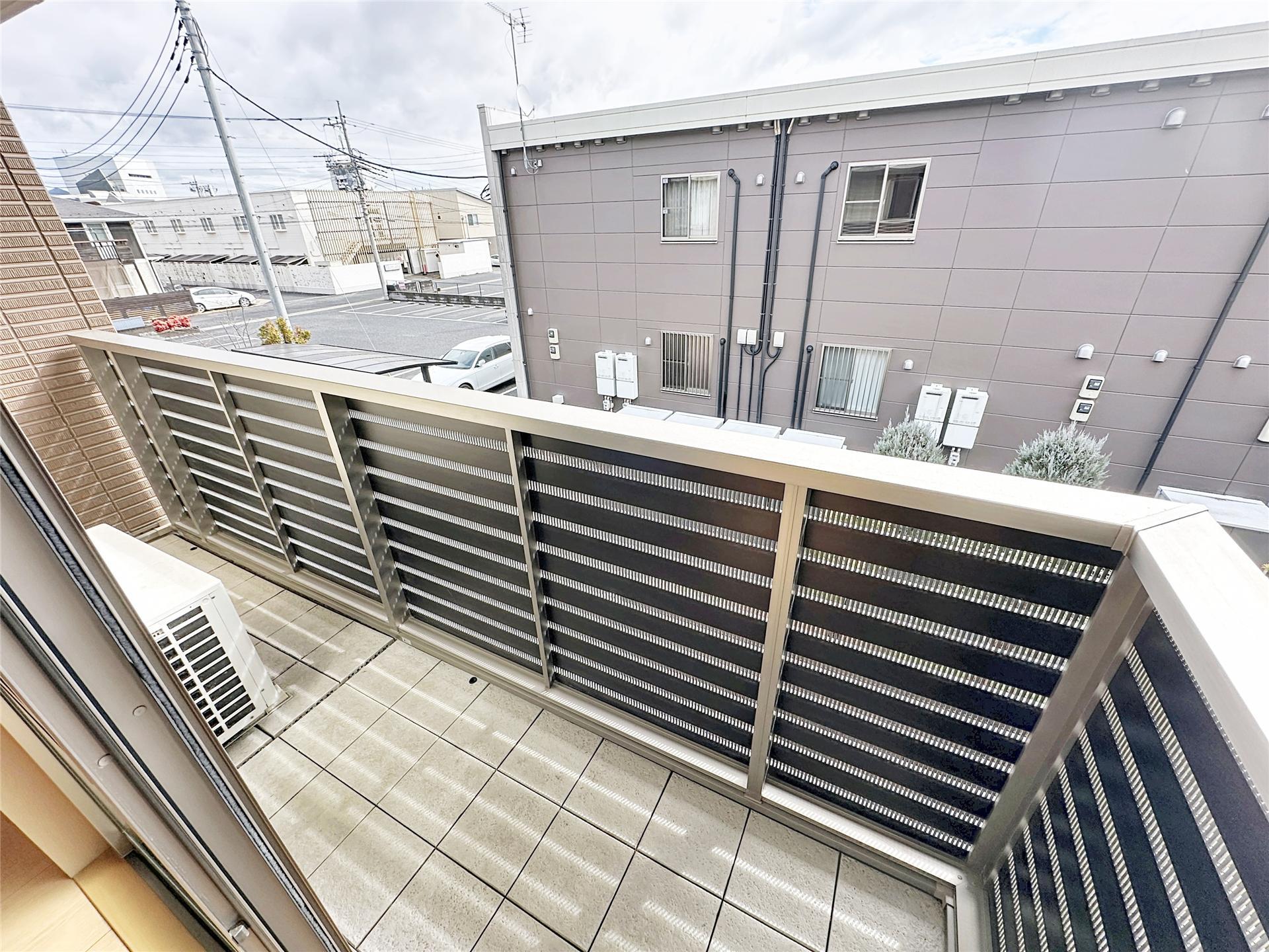 バルコニー　お布団も干せますよ☆