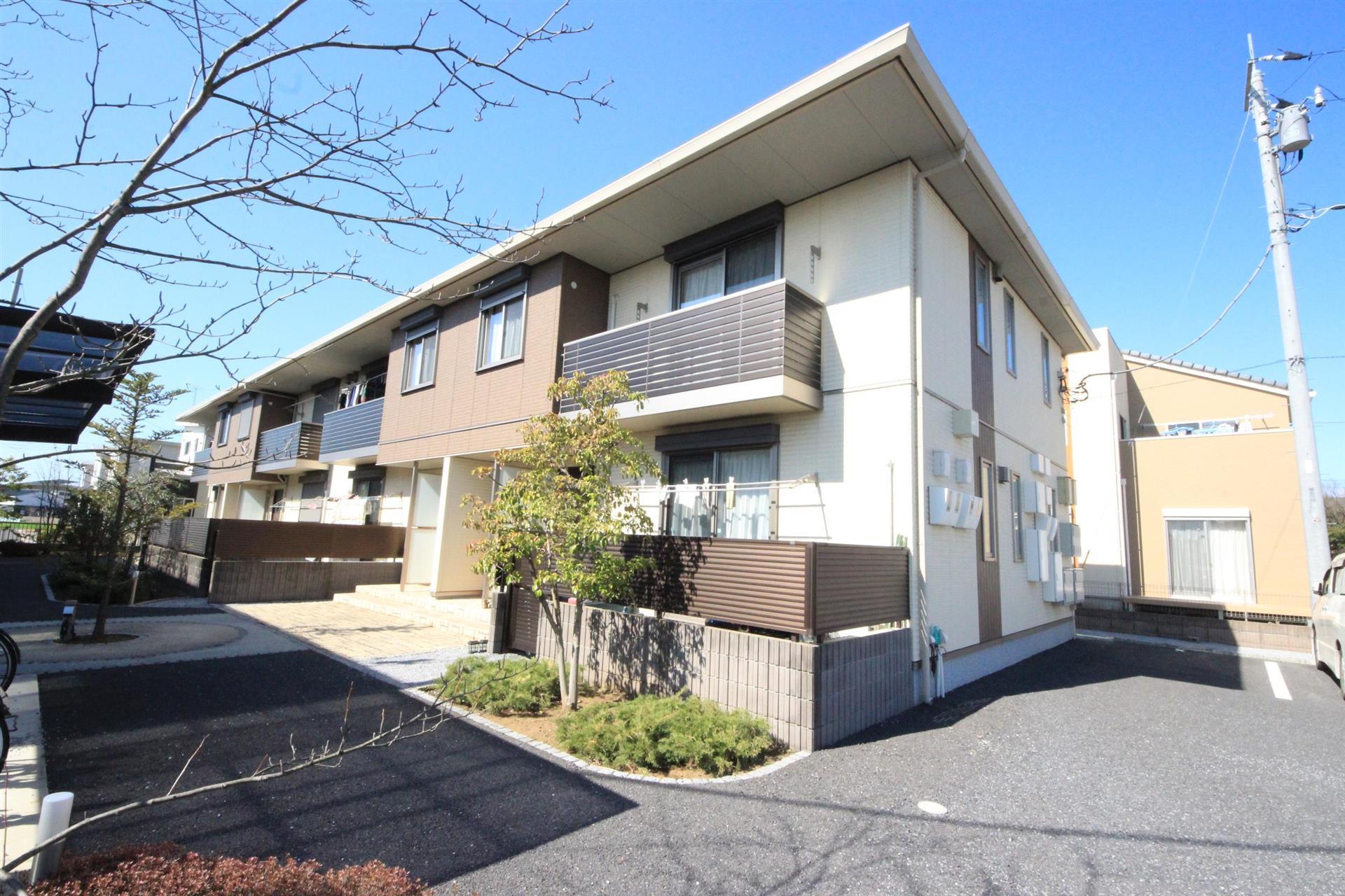 建物外観　コンビニ・ドラッグストア近くて便利♪