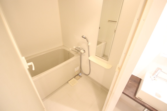 バス・シャワールーム　※別室の参考写真の為、現況優先です。