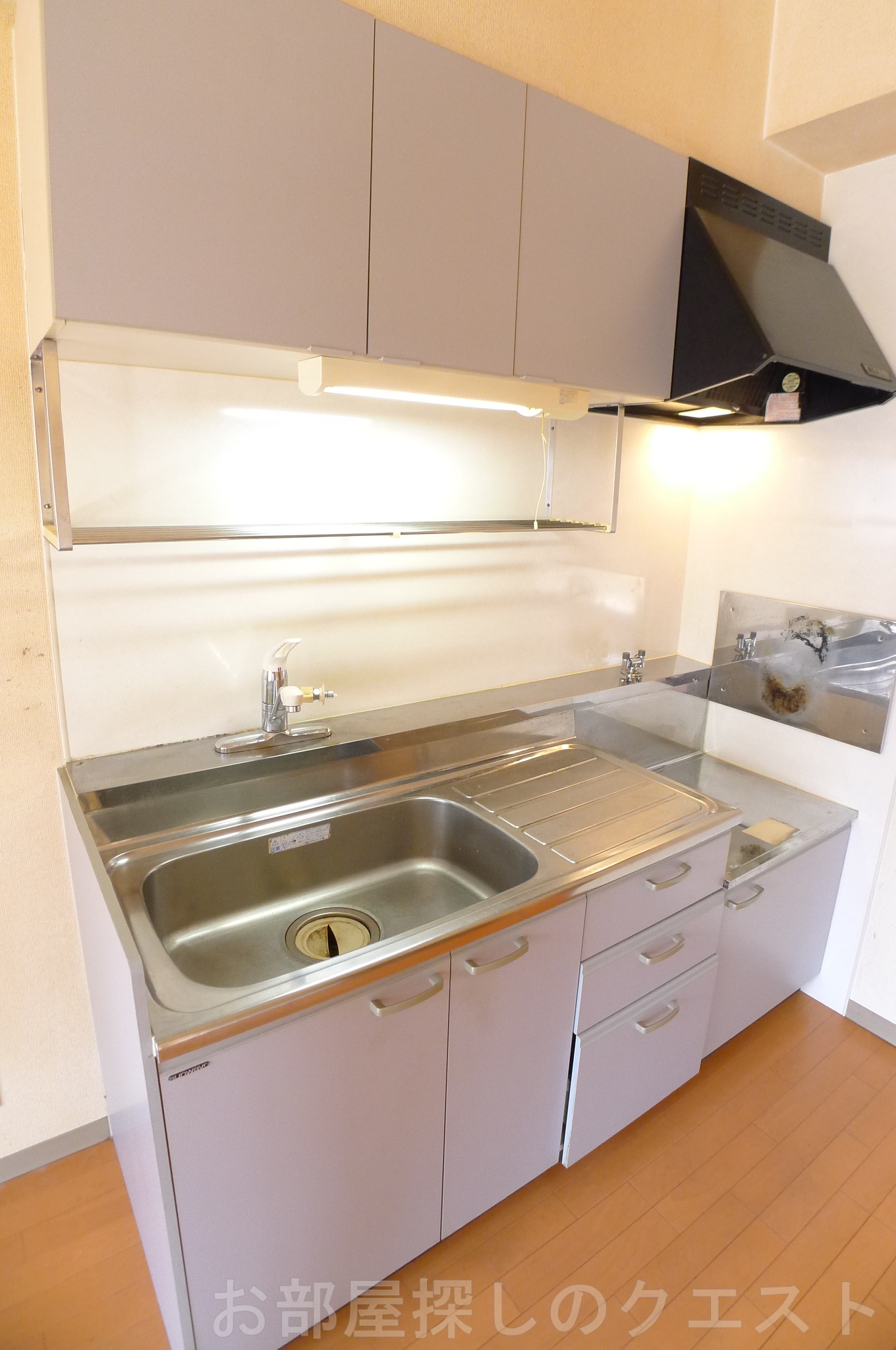 キッチン　（写真は同仕様反転）