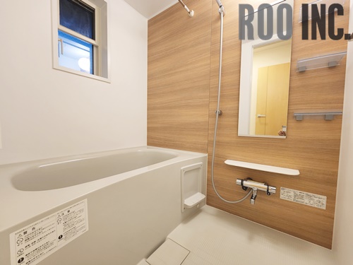 バス・シャワールーム　写真は反転のお部屋です