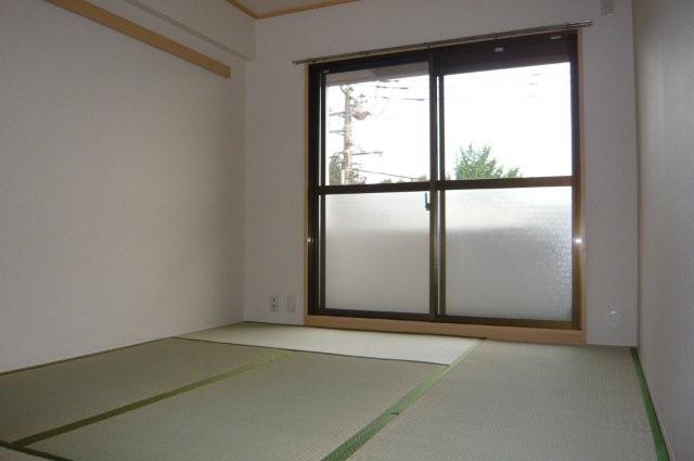 その他部屋・スペース　収納豊富/天袋完備（お部屋によりフローリング）