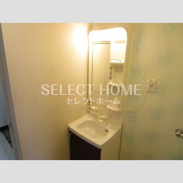 洗面設備　使いやすい独立洗面台です