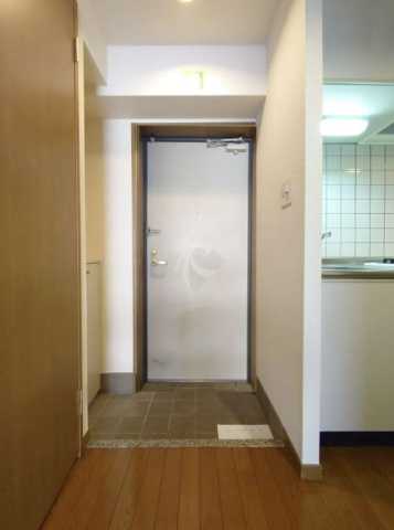 玄関　リヴシティ新宿弐番館