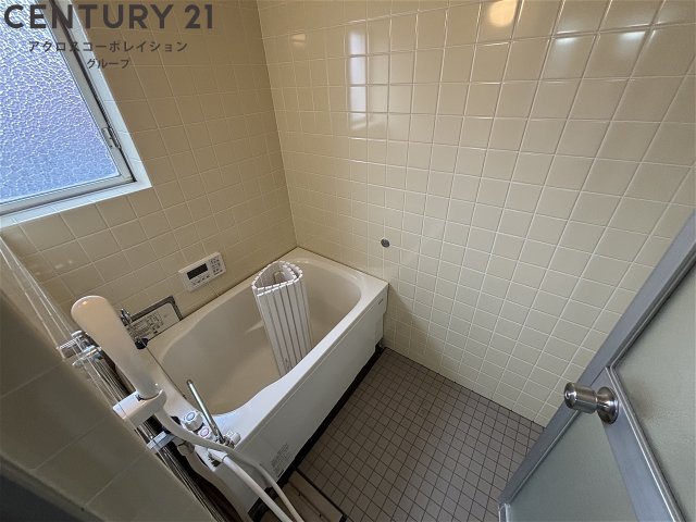 バス・シャワールーム　タイル張りのお風呂です！