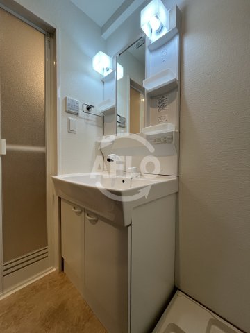 洗面設備　ファーストフィオーレ江坂レガリス　洗面台