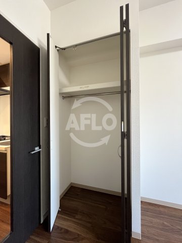 収納　ファーストフィオーレ江坂レガリス　クローゼット