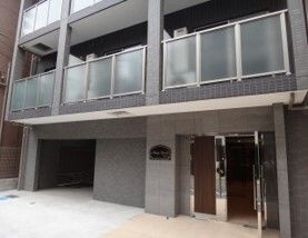 エントランス　ゆとりのあるエントランスです