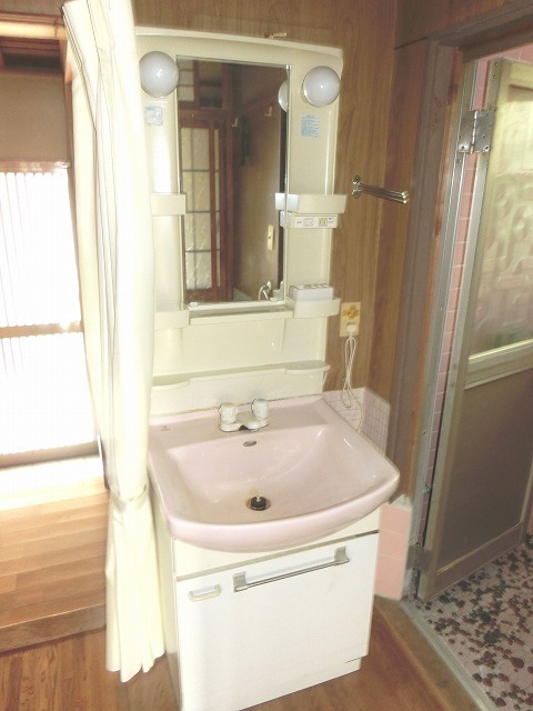 洗面設備　人気の独立洗面台♪