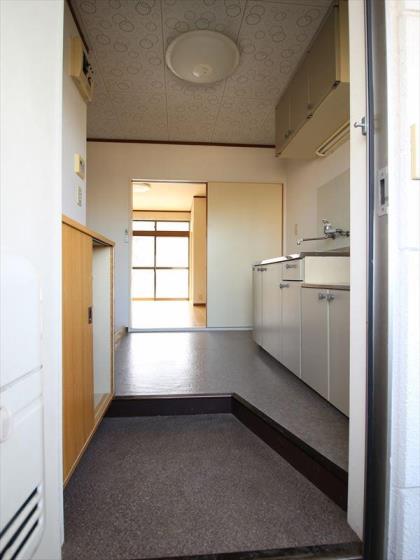 玄関　玄関を開けるとこんな感じです。