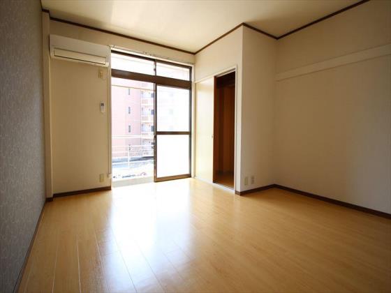 居室・リビング　9帖の洋室♪