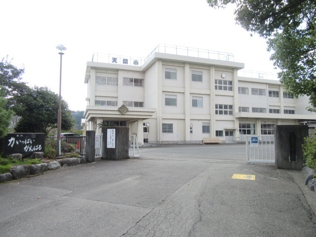 小学校　富士市立天間小学校（小学校）まで1500m