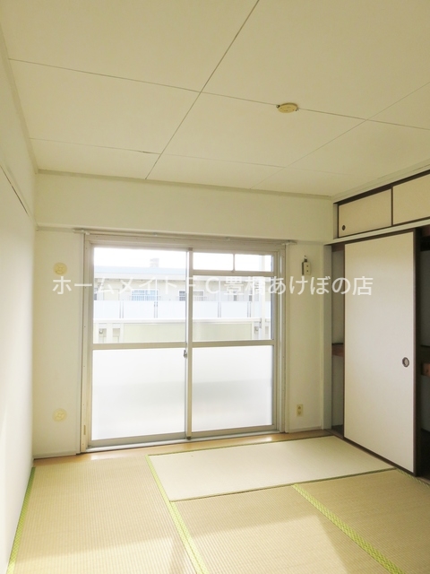 居室・リビング　同型別部屋写真