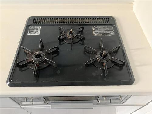 キッチン　3口ガスコンロ（内装前）