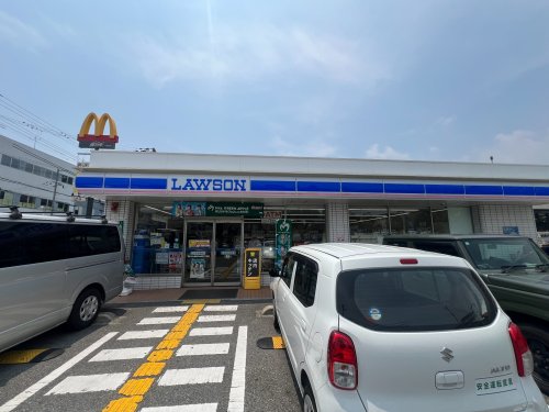コンビニ　ローソン 東灘本山南町三丁目店（コンビニ）まで203m