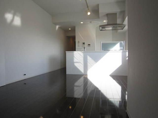 居室・リビング　間仕切り解放で１５．３帖居室