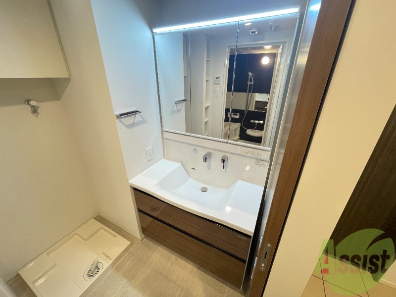 洗面設備　独立洗面台なので、朝の身支度もバッチリです。