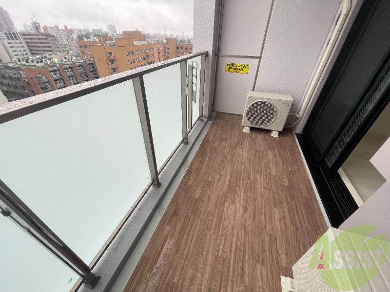 バルコニー　こちらのバルコニーで洗濯も干しもバッチリです。